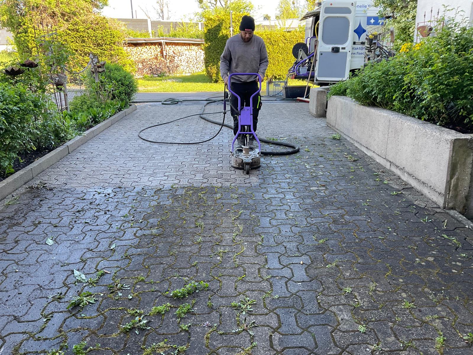 Vorplatzreinigung, Probefläche, mario Ender Flächenreinigung, Steinexperte, Steinreinigung, altach, Vorarlberg