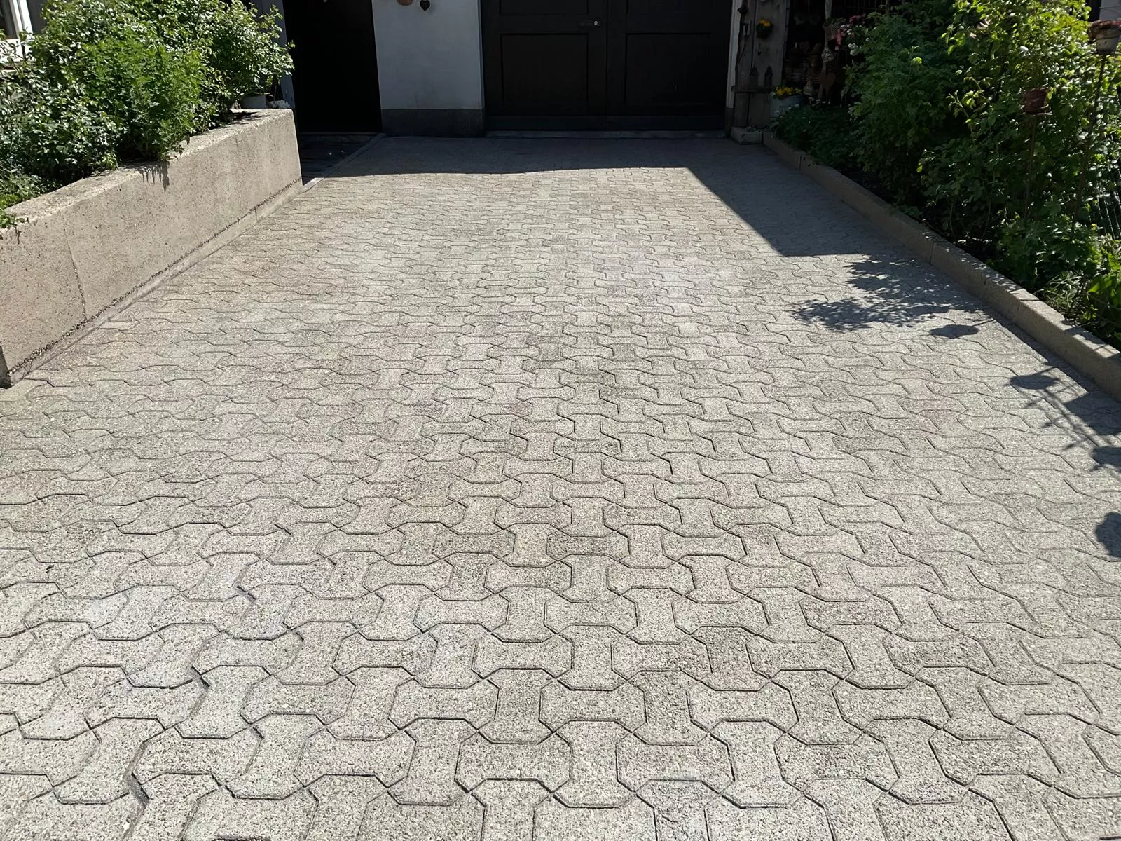 Vorplatzreinigung, Probefläche, mario Ender Flächenreinigung, Steinexperte, Steinreinigung, altach, Vorarlberg Vorplatzreinigung, Probefläche, mario Ender Flächenreinigung, Steinexperte, Steinreinigung, altach, Vorarlberg